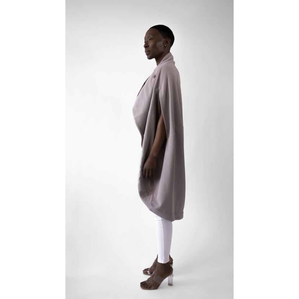 Evryday Jane Gail Travel Pod Cape Black NWT PLUS size 2X/3X Poncho Minimalist - Picture 3 of 16